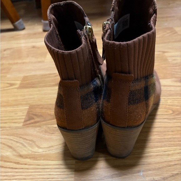 TOMS Brown Sock Wedge Boot, Size 9 - Picture 3 of 5